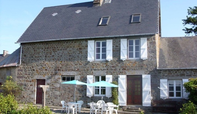 Self catering holiday farmhouse, beautiful scenery, hamlet, nr coast, Normandy
