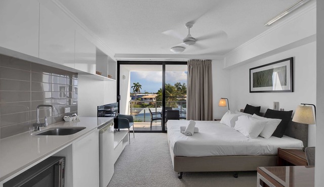 Self Check in Modern Studio Apartment