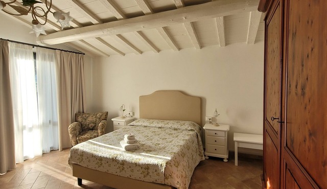 Self-contained apartment with independent access in Farmhouse.