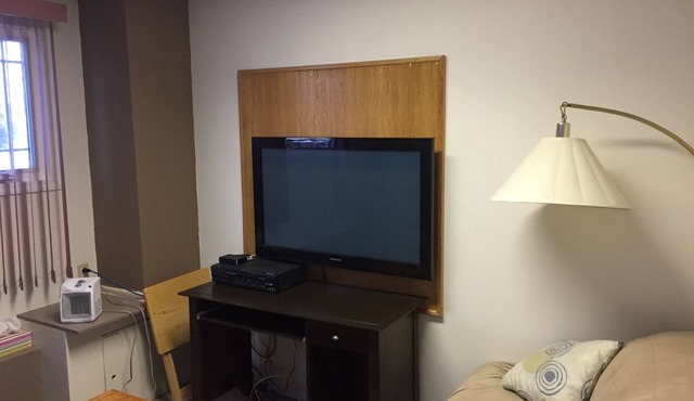 self contained,laundry free internet nFully furnished Heat &Hot water included,