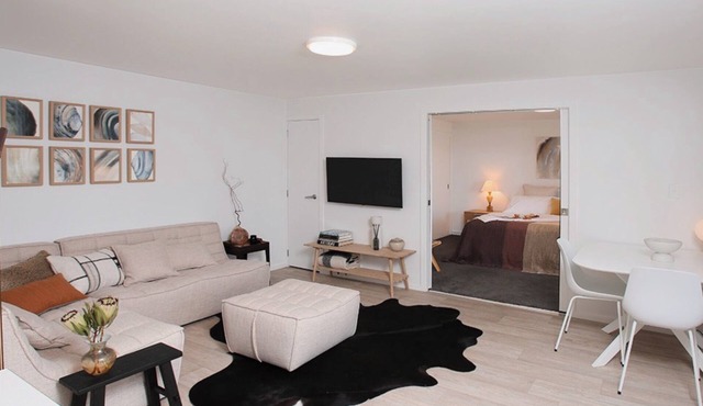 Self-contained luxury apartment just 5 mins walk to Matakana Village!