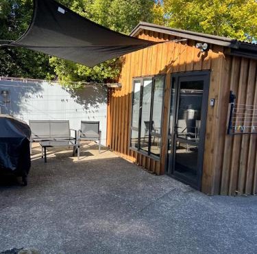 Self-contained Tiny Sleepout in Hamner