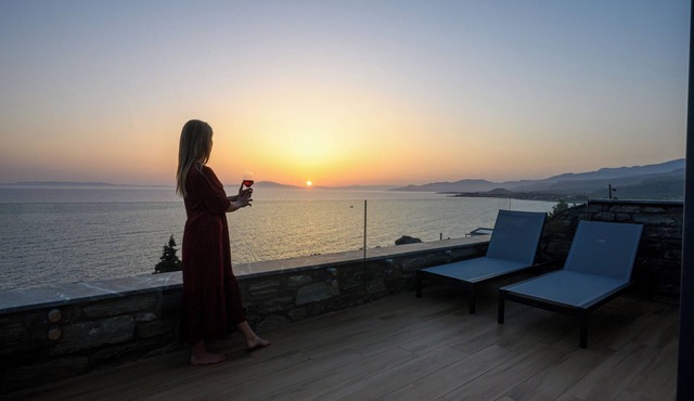 SELINI Penthouse Suite, Mani Suites
