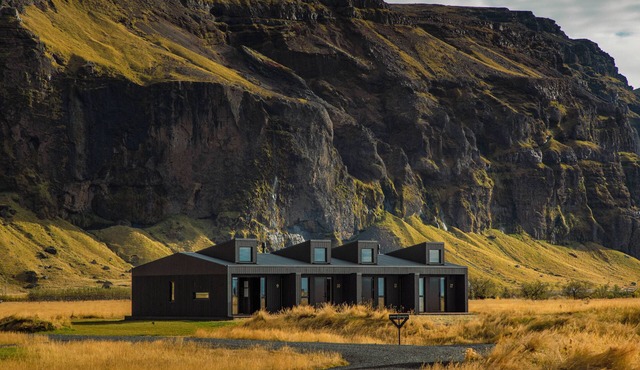 Seljalandsfoss Horizons