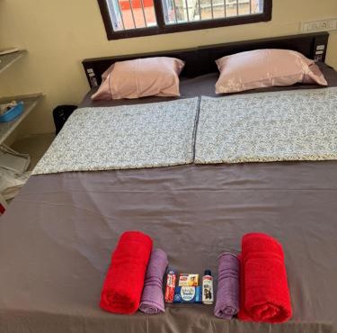Sels Home 2 single bed, attached bathroom, lift, third floor, CAR park, entire terrace