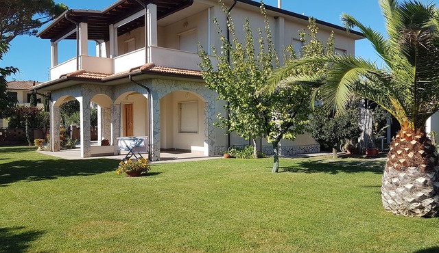 Semi-detached house near the sea