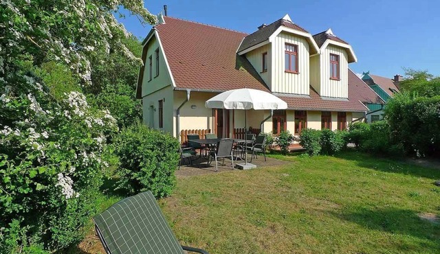 Semi-detached house Küstenhof 5a in the Baltic seaside resort of Wustrow