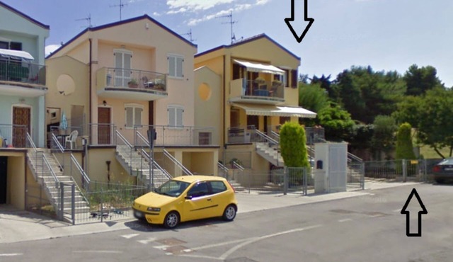 Semi-detached house with garden and carport