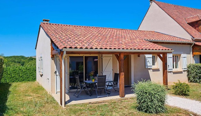 Semi-detached villa, 1 bathroom, sleeps 4