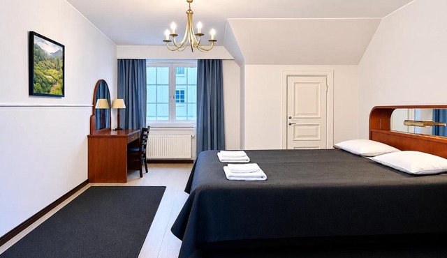 Senate Hotel