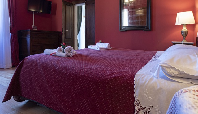 Senator House - The Red Room