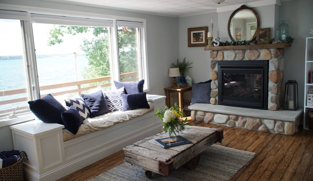 Seneca Sunsets - Waterfront, hot tub, dock, great views, central location!
