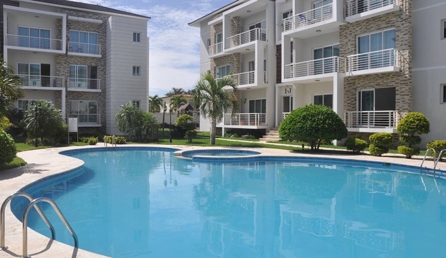 Seniors-friendly 2BD 2BTH groundfloor central condo, pool WIFI cable TV