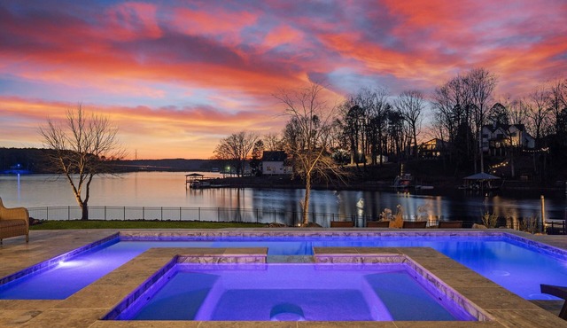 Sensational Sunsets by SoCharm | *Brand NEW* Luxury Home w/Pool/Hot Tub and Expansive Views