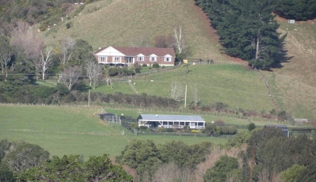 Sensational views in quiet country setting