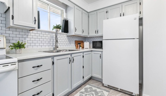 Sensible Suites Full Home 10 mins to Airport