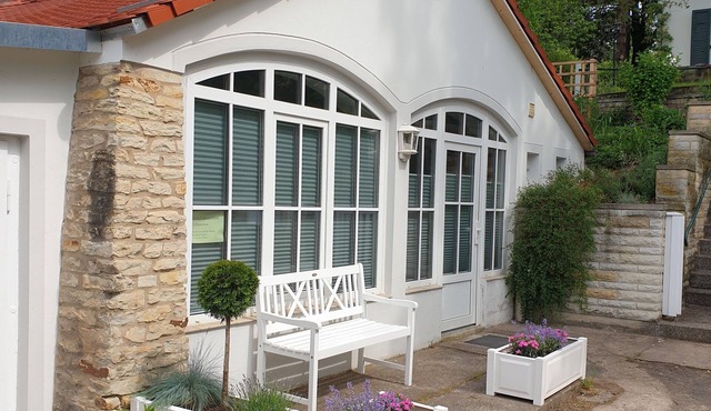 Separate guest cottage in a quiet, idyllic location on the Dresden Elbe slope