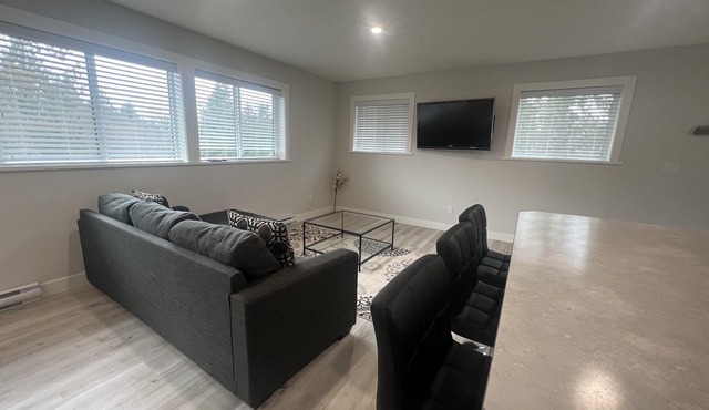 Separate Sunny Studio close to the Beach!