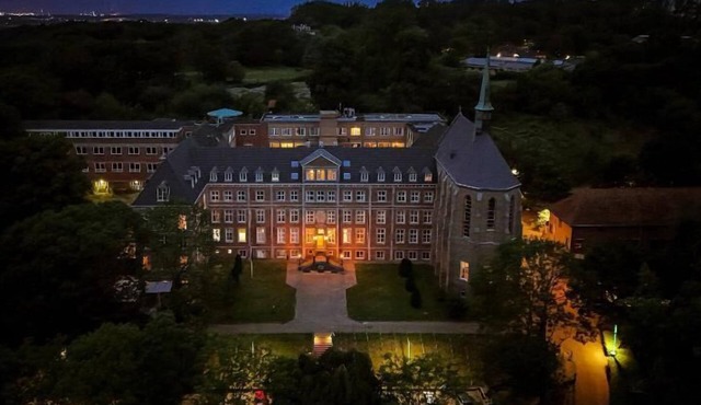 SEPHS Hotel