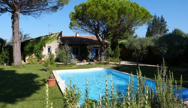 * September sale * Comfortable villa, 1300 m2 of fenced and wooded land