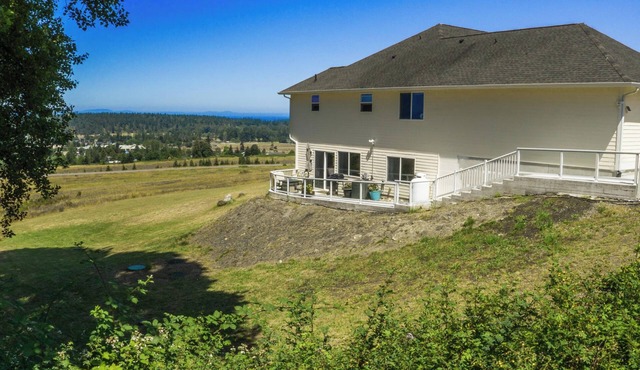 Sequim View Suite on Bell Hill - Strait Vista