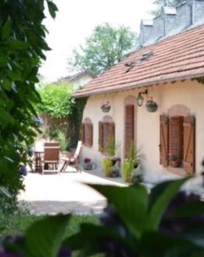 Sequoia cottage