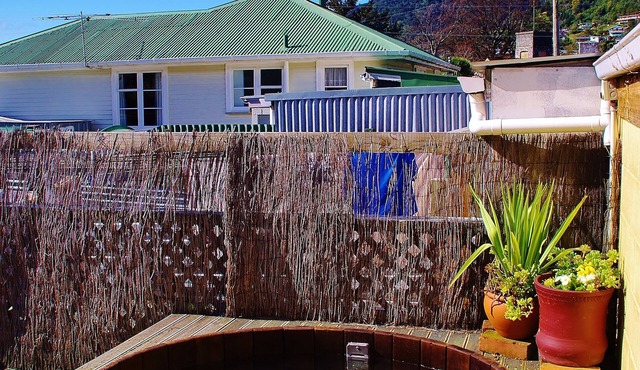 Sequoia Lodge & Backpackers