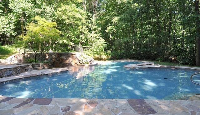 Serendipity - Large 5BR With a Hot Tub
