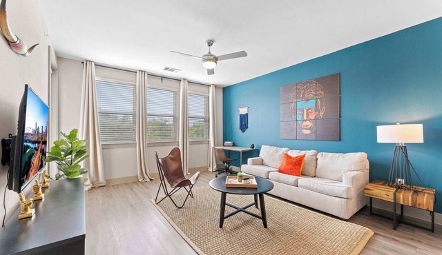 Serene 1BR luxe suite close to Downtown w/fast WiFi