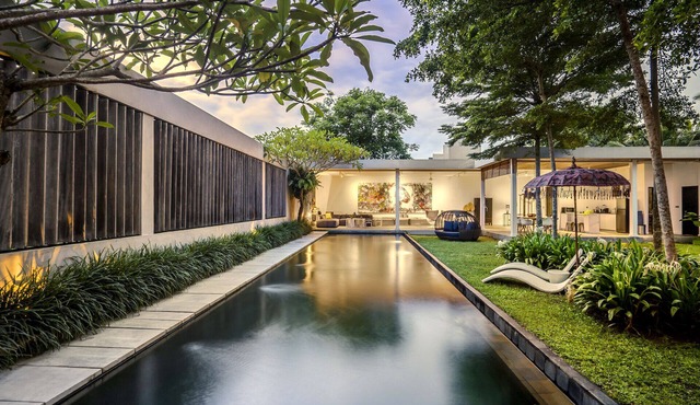 Serene 2 BR Villa with Garden and Pool View