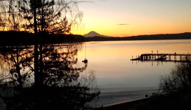 Serene 2BR Waterfront Retreat in Garden Setting