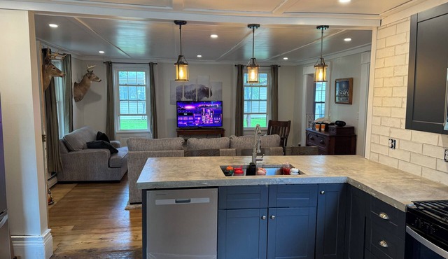 Serene 3-bedroom house in Ellicottville perfect for your getaway