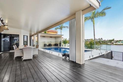 Serene 5BR Waterfront Escape - Prestige