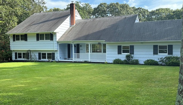 Serene and spacious 5-bedroom home in lovely Mattituck minutes from Love Lane