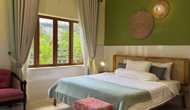 Serene City Hideaway in Phnom Penh's Heart