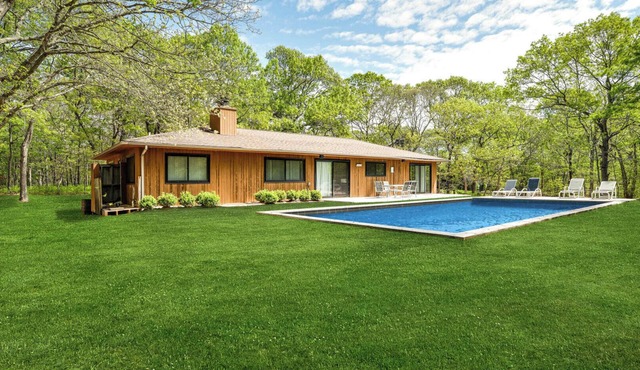 Serene Contemporary home, large pool and deck, balcony, tucked away in.