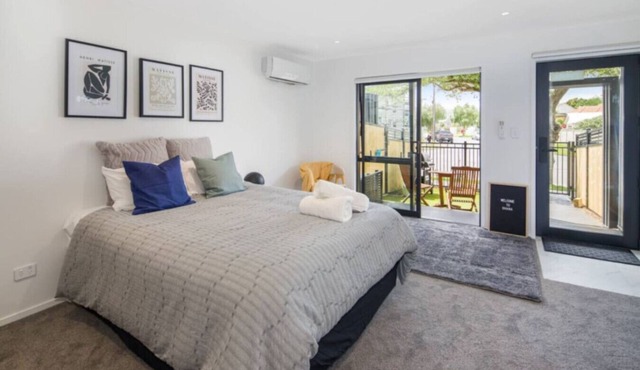 Serene Escape: Studio in Macky Street