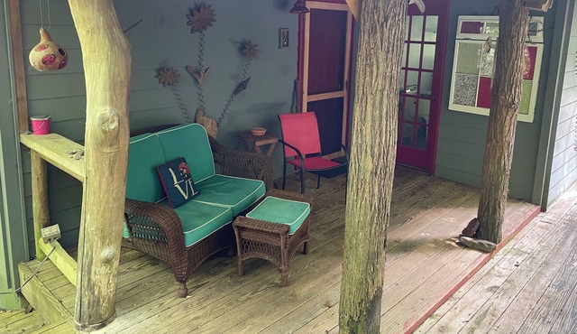 Serene Hideaway Steps from National Forest