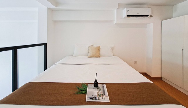 Serene Loft Studio At Kingland Avenue Apartment