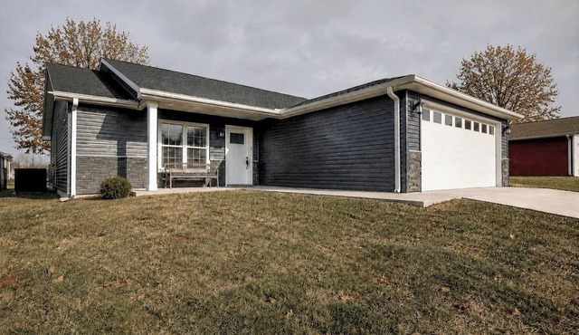 Serene & Modern Oasis - Newly Built, Attached Garage, Centrally Located