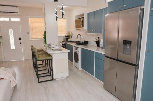 Serene Mountain View Smart Apt for Restful Stays