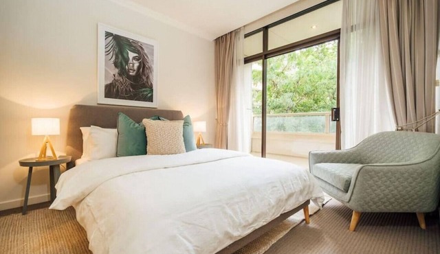 Serene on Grenfell - A Vibrant City Stay