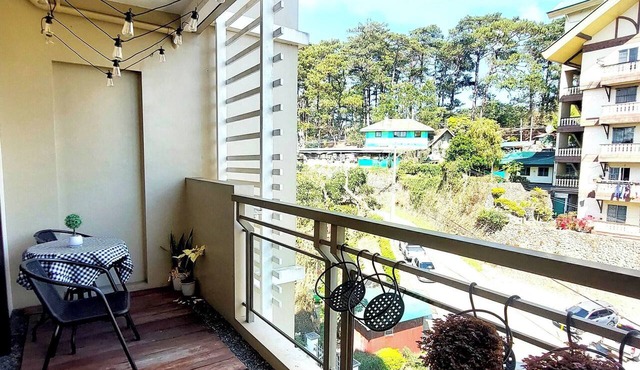 Serene Premier Cozy Condo with Balcony, 2BR Parking Outlook Drive Baguio