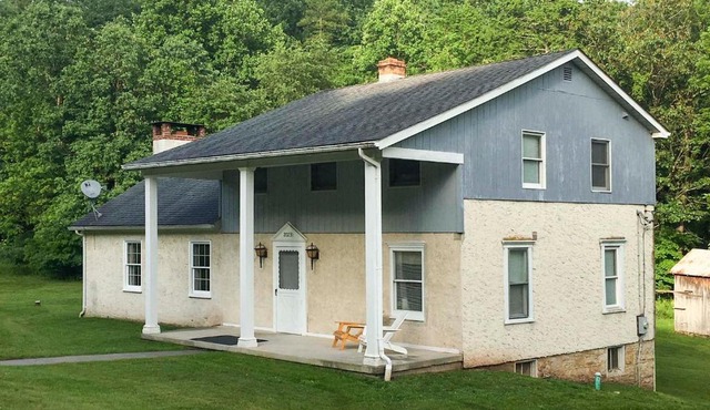 Serene Saxton Lodge: 7 Mi to Lake Raystown!