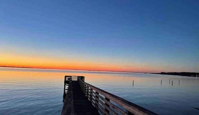 SERENE SOUND RETREAT OBX/Sandy Beach/Dog Friendly