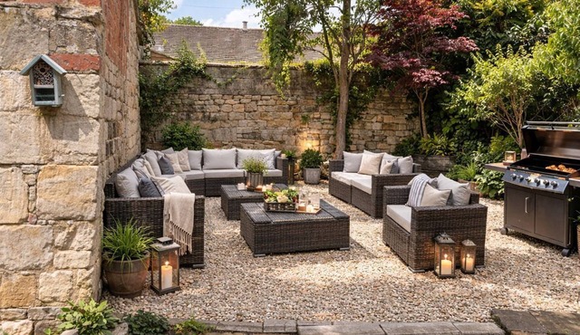 Serenity - Cinema, gym, private wellness suite, Painswick