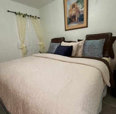 Serenity Garden Studio with Pool