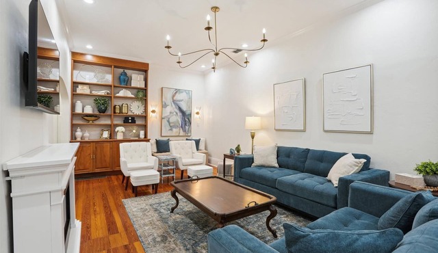 Serenity Haven: 5 Min Walk to UF Campus!