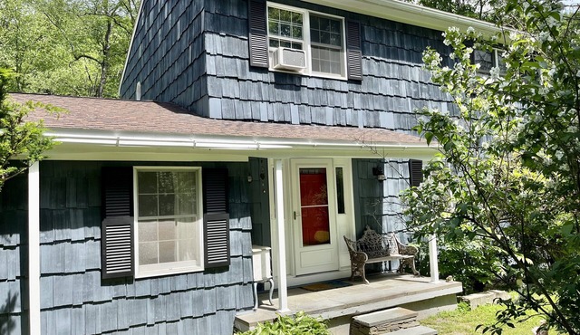 Serenity on Stony Kill: 3BR Creek Front Cottage