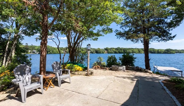 Serenity Point Waterfront Cottage